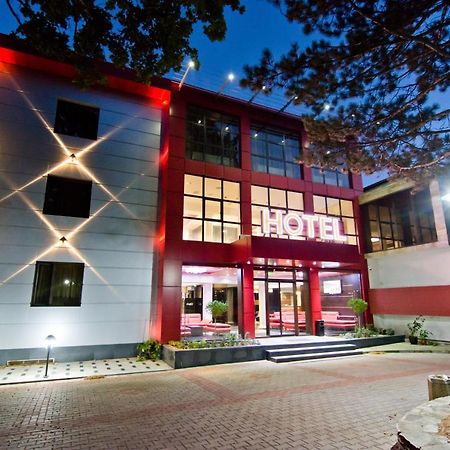 Семеен Хотел Романтика Chaskowo Exterior foto